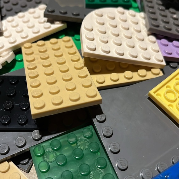 Lego Assorted Flat Brick Lot - Picture 2 of 3